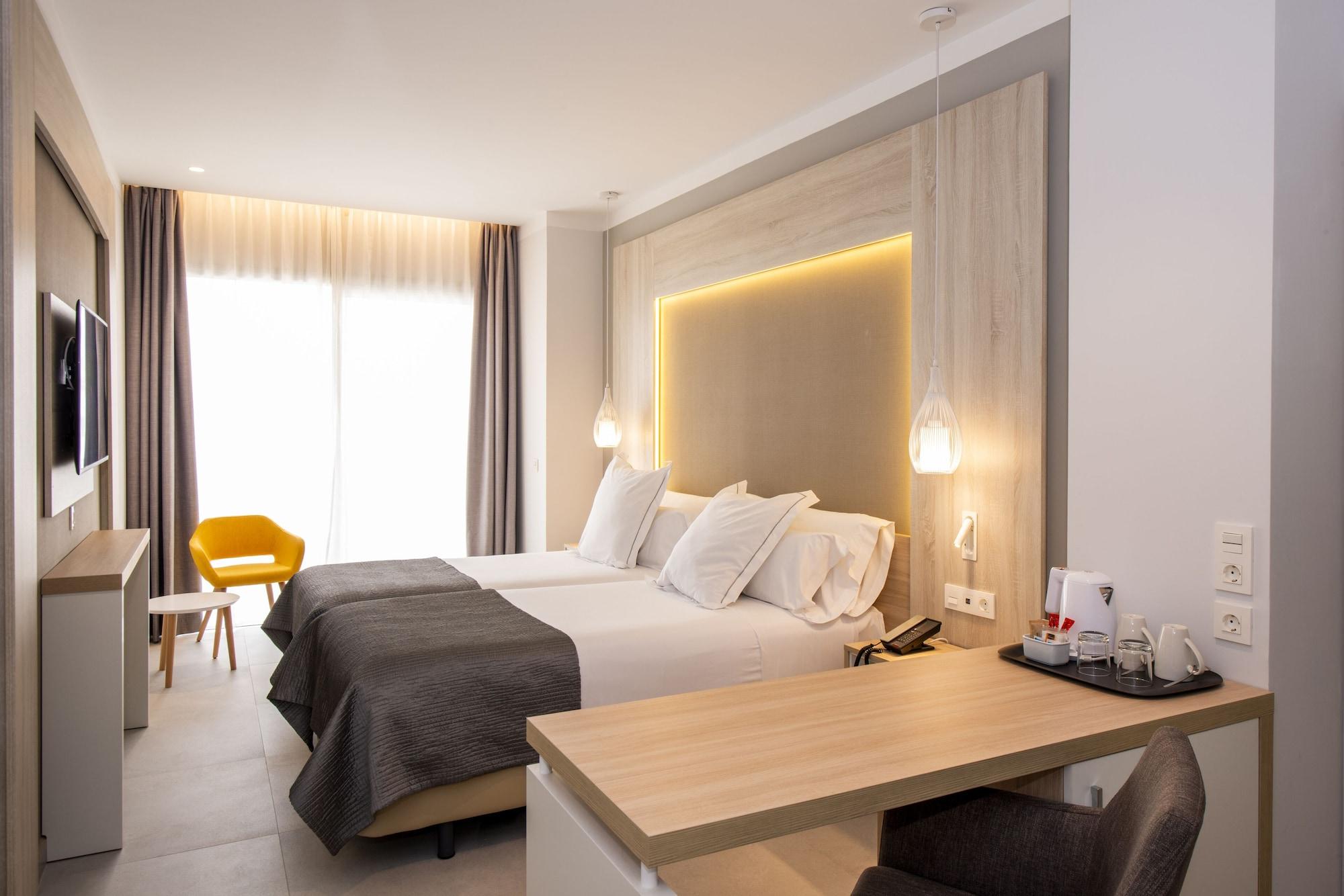 Bahia Principe Fantasia Tenerife San Miguel de Abona Esterno foto Room at the NH Collection Madrid Nuevos Ministerios
