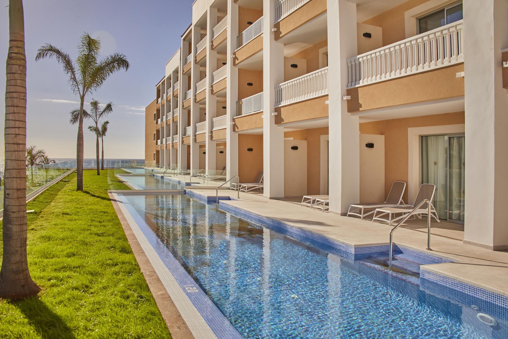 Bahia Principe Fantasia Tenerife San Miguel de Abona Esterno foto A swim-up room at the Iberostar Grand Hotel at Playa de Palma, Mallorca, Spain