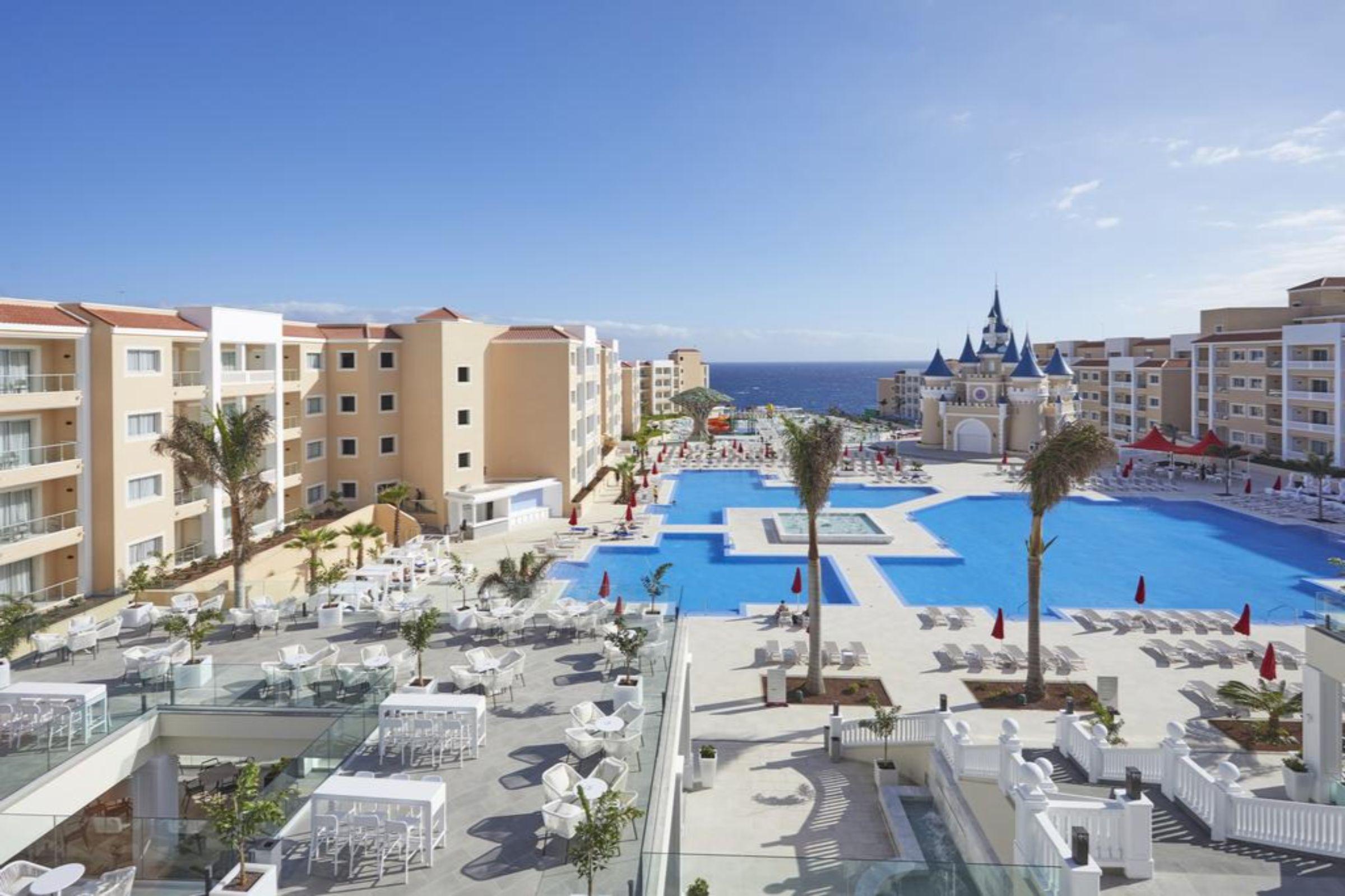 Bahia Principe Fantasia Tenerife San Miguel de Abona Esterno foto Hotels in the resort