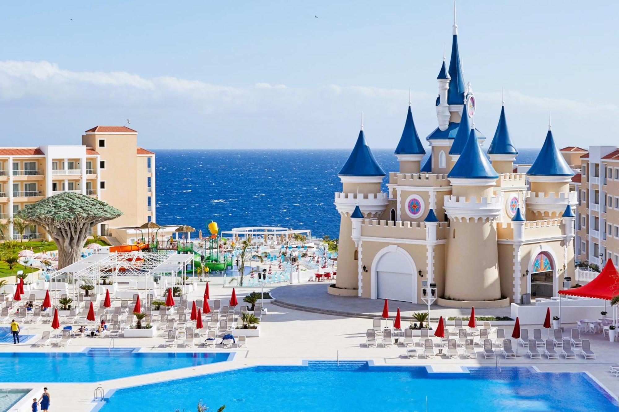 Bahia Principe Fantasia Tenerife San Miguel de Abona Esterno foto The Land of Legends Theme Park