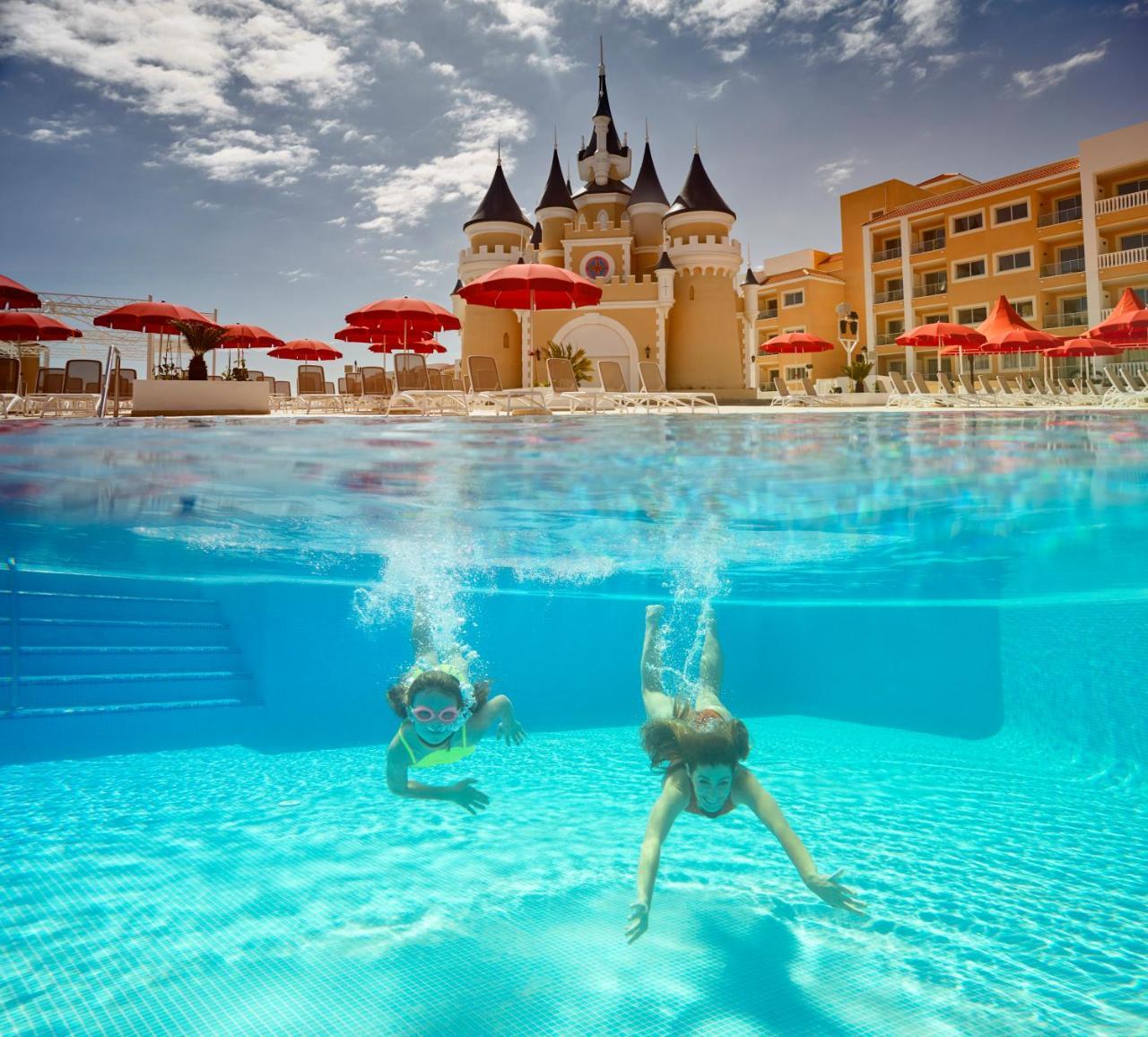 Bahia Principe Fantasia Tenerife San Miguel de Abona Esterno foto The swimming pool at the Atlantis Paradise Island resort